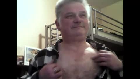 Snapshot of englishguysurrey chatting on March 2025 06:16:01 PM englishguysurrey online show from March 2025 06:16:01 PM