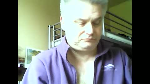 Snapshot of englishguysurrey chatting on March 2025 12:20:01 PM englishguysurrey online show from March 2025 12:20:01 PM