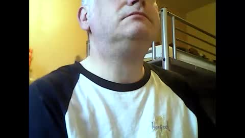 Snapshot of englishguysurrey chatting on September 2025 06:04:02 AM englishguysurrey online show from September 2025 06:04:02 AM