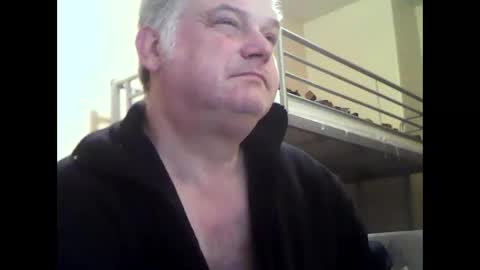 Snapshot of englishguysurrey chatting on October 2025 05:41:01 AM englishguysurrey online show from October 2025 05:41:01 AM