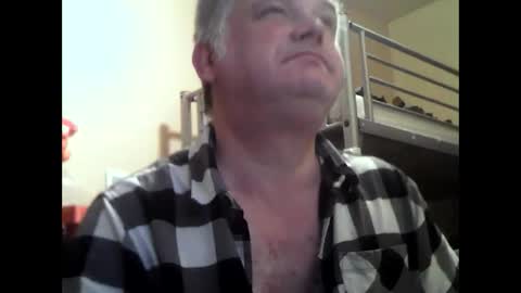 Snapshot of englishguysurrey chatting on October 2025 05:59:01 AM englishguysurrey online show from October 2025 05:59:01 AM