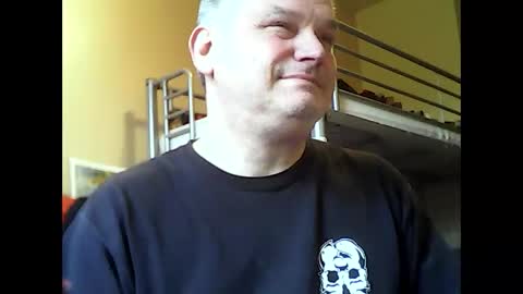 Snapshot of englishguysurrey chatting on November 2025 12:05:02 PM englishguysurrey online show from November 2025 12:05:02 PM