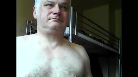 englishguysurrey online show from May 2026 07:27:01 AM