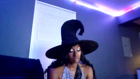 Snapshot of enigmajones19 chatting on November 2025 07:00:01 AM Goddess Enigma online show from November 2025 07:00:01 AM