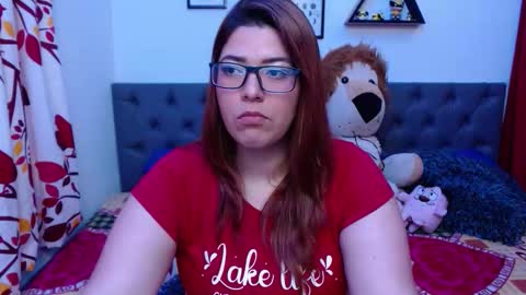 Snapshot of enjoymoon77 chatting on February 2026 03:32:02 AM Lunamedel24 online show from February 2026 03:32:02 AM