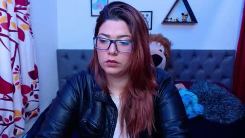 Snapshot of enjoymoon77 chatting on February 2026 03:54:01 AM Lunamedel24 online show from February 2026 03:54:01 AM