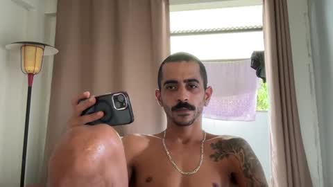 Snapshot of enjoythetrip chatting on February 2025 06:02:01 PM Luke online show from February 2025 06:02:01 PM