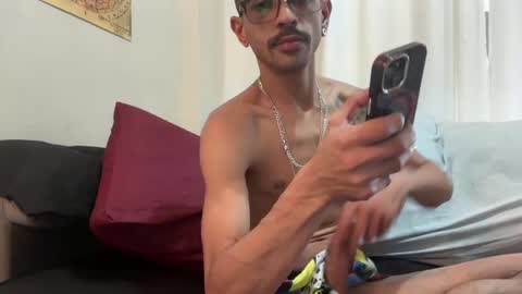 Snapshot of enjoythetrip chatting on November 2025 04:07:02 PM Luke online show from November 2025 04:07:02 PM