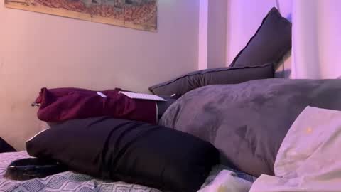 Snapshot of enjoythetrip chatting on December 2025 11:19:01 AM Luke online show from December 2025 11:19:01 AM