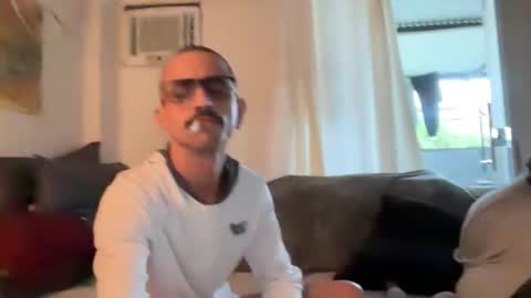 Snapshot of enjoythetrip chatting on December 2025 09:05:01 AM Luke online show from December 2025 09:05:01 AM