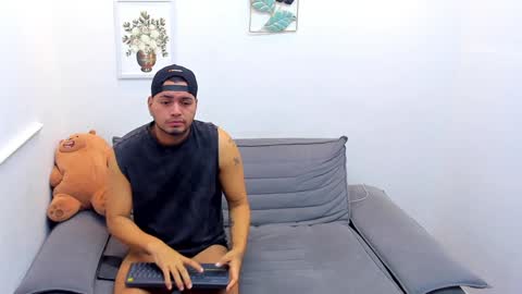 Snapshot of enrique_villa23 chatting on December 2024 07:21:02 PM enrique online show from December 2024 07:21:02 PM