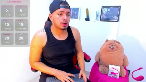 Snapshot of enrique_villa23 chatting on January 2025 04:09:01 PM enrique online show from January 2025 04:09:01 PM