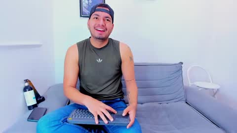 Snapshot of enrique_villa23 chatting on February 2025 12:39:02 PM enrique online show from February 2025 12:39:02 PM