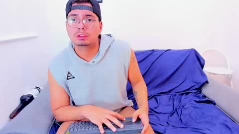 Snapshot of enrique_villa23 chatting on February 2025 03:56:02 PM enrique online show from February 2025 03:56:02 PM