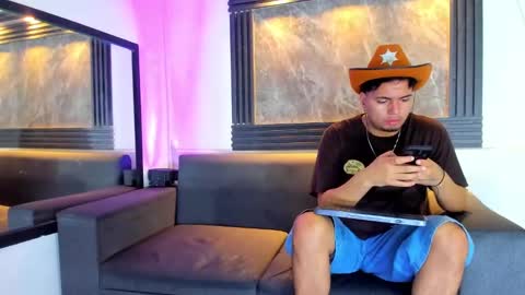 Snapshot of enrique_villa23 chatting on September 2025 04:12:02 AM enrique online show from September 2025 04:12:02 AM