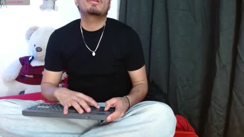 Snapshot of enrique_villa23 chatting on April 2026 03:23:02 AM enrique online show from April 2026 03:23:02 AM