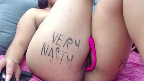 Snapshot of eny_dirty chatting on December 2024 05:25:01 PM Enny Dirty online show from December 2024 05:25:01 PM