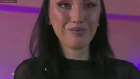 enyahazell online show from December 2025 06:56:02 PM