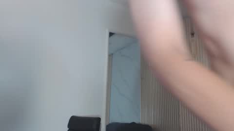 Snapshot of enzo_steel chatting on September 2025 06:47:02 AM enzo_steel online show from September 2025 06:47:02 AM