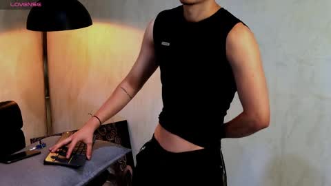 enzo_steel online show from June 2026 06:04:01 AM