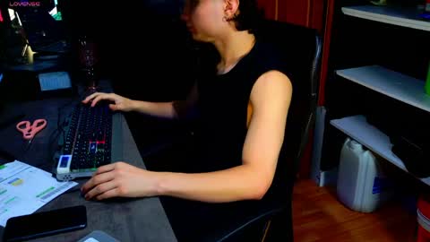 enzo_steel online show from June 2026 09:20:01 AM