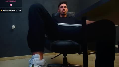 EnzoRace online show from October 2025 05:24:01 AM