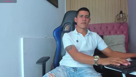 Snapshot of enzorodriguess chatting on April 2026 02:55:02 PM EnzoRodriguez online show from April 2026 02:55:02 PM