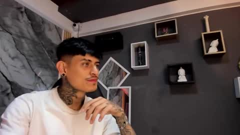 Enzo Rodriguez online show from October 2025 01:01:02 PM