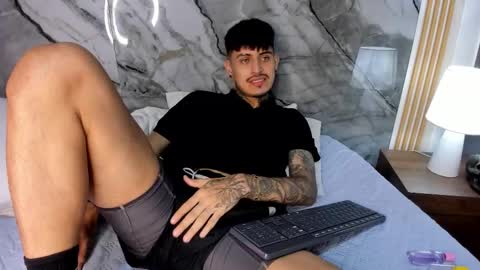 Enzo Rodriguez online show from October 2025 01:01:02 PM