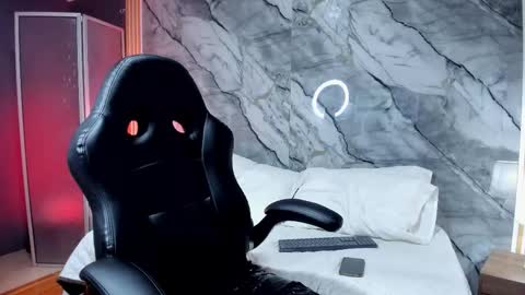 Enzo Rodriguez online show from October 2025 12:50:01 PM