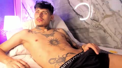 Enzo Rodriguez online show from November 2025 01:34:02 PM