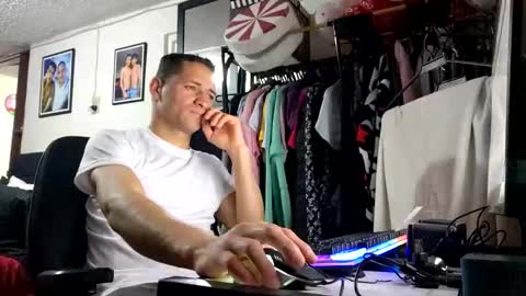 Snapshot of enzoyarack chatting on November 2025 03:18:02 AM enzoyarack online show from November 2025 03:18:02 AM