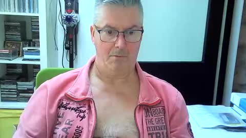 Snapshot of erbee62 chatting on February 2026 10:26:02 AM ErBee62 online show from February 2026 10:26:02 AM