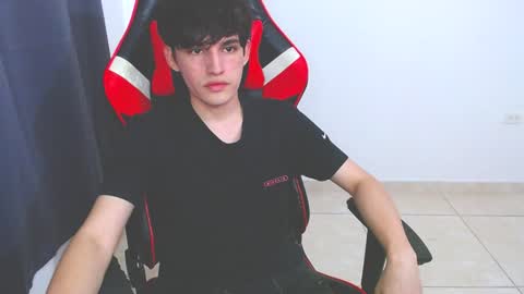 Snapshot of eren_tatakae chatting on December 2024 10:16:02 PM eren_tatakae online show from December 2024 10:16:02 PM