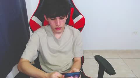 Snapshot of eren_tatakae chatting on December 2024 10:54:02 PM eren_tatakae online show from December 2024 10:54:02 PM