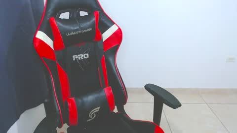 Snapshot of eren_tatakae chatting on December 2024 11:06:02 PM eren_tatakae online show from December 2024 11:06:02 PM