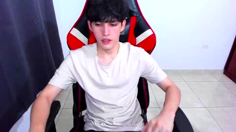 Snapshot of eren_tatakae chatting on January 2025 12:03:01 AM eren_tatakae online show from January 2025 12:03:01 AM