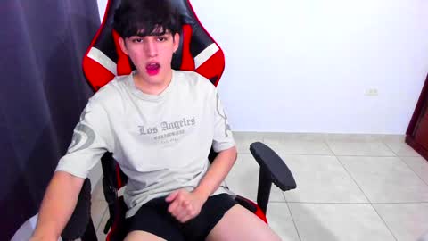 Snapshot of eren_tatakae chatting on January 2025 12:28:01 AM eren_tatakae online show from January 2025 12:28:01 AM