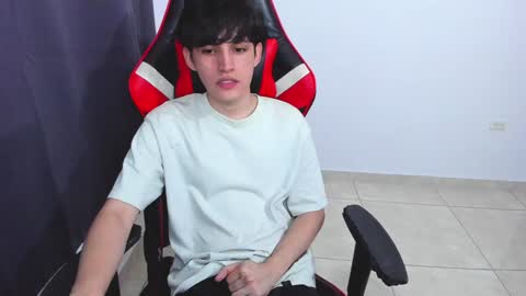 Snapshot of eren_tatakae chatting on January 2025 11:58:01 PM eren_tatakae online show from January 2025 11:58:01 PM