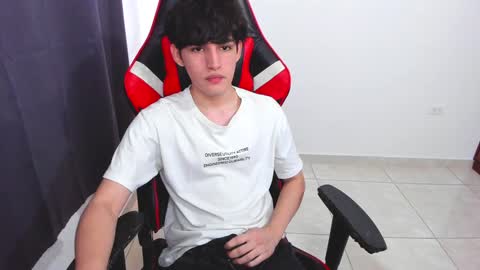 Snapshot of eren_tatakae chatting on January 2025 06:35:02 PM eren_tatakae online show from January 2025 06:35:02 PM