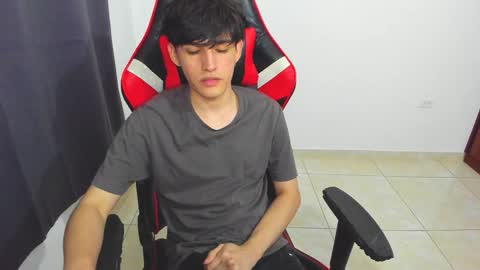 Snapshot of eren_tatakae chatting on February 2025 10:32:01 PM eren_tatakae online show from February 2025 10:32:01 PM