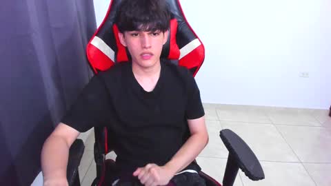 Snapshot of eren_tatakae chatting on February 2025 12:57:01 AM eren_tatakae online show from February 2025 12:57:01 AM