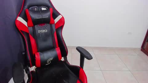 Snapshot of eren_tatakae chatting on March 2025 03:35:01 PM eren_tatakae online show from March 2025 03:35:01 PM