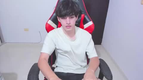 Snapshot of eren_tatakae chatting on January 2026 11:30:02 PM eren_tatakae online show from January 2026 11:30:02 PM