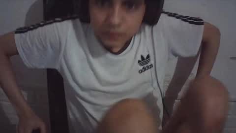 Snapshot of erian_va chatting on October 2025 01:36:02 AM Erian online show from October 2025 01:36:02 AM