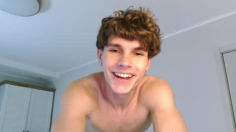 Snapshot of eric_crush chatting on December 2024 03:56:02 AM Eric Crush online show from December 2024 03:56:02 AM