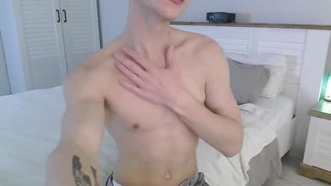 Snapshot of eric_crush chatting on February 2025 03:56:01 AM Eric Crush online show from February 2025 03:56:01 AM