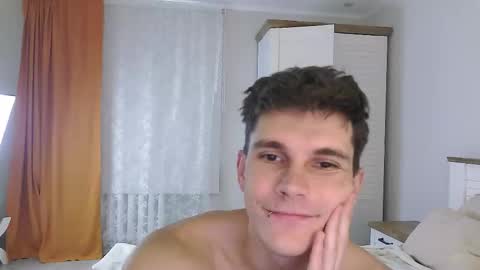 Snapshot of eric_crush chatting on September 2025 04:15:01 AM Eric Crush online show from September 2025 04:15:01 AM