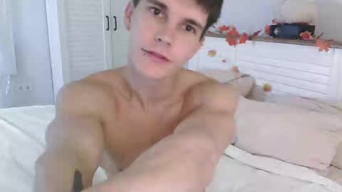 Snapshot of eric_crush chatting on October 2025 04:09:01 AM Eric Crush online show from October 2025 04:09:01 AM