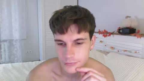 Snapshot of eric_crush chatting on October 2025 04:13:01 AM Eric Crush online show from October 2025 04:13:01 AM